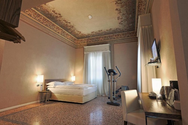 I Portici Hotel Bologna image 20